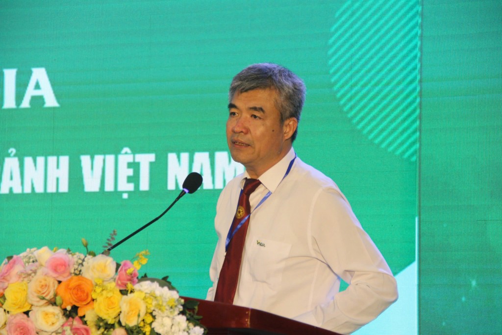 GS.TS Phạm Văn Cường – Phó Giám đốc Học viện Nông nghiệp Việt Nam phát biểu tại hội thảo