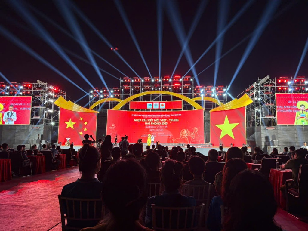 Quang cảnh buổi giao lưu