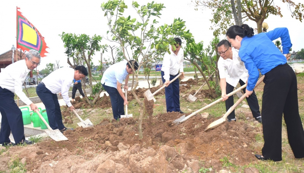Dâng hương tưởng niệm 241 năm ngày mất danh nhân văn hóa Lê Quý Đôn