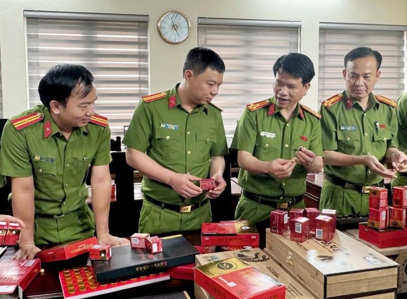 Trước đó vào năm 2024, Cơ quan cảnh sát điều tra Công an TP Thanh Hóa đã từng triệt phá thành công đường dây sản xuất, tiêu thụ hàng chục nghìn hộp “An cung ngưu hoàng hoàn” giả (ảnh: CAND)