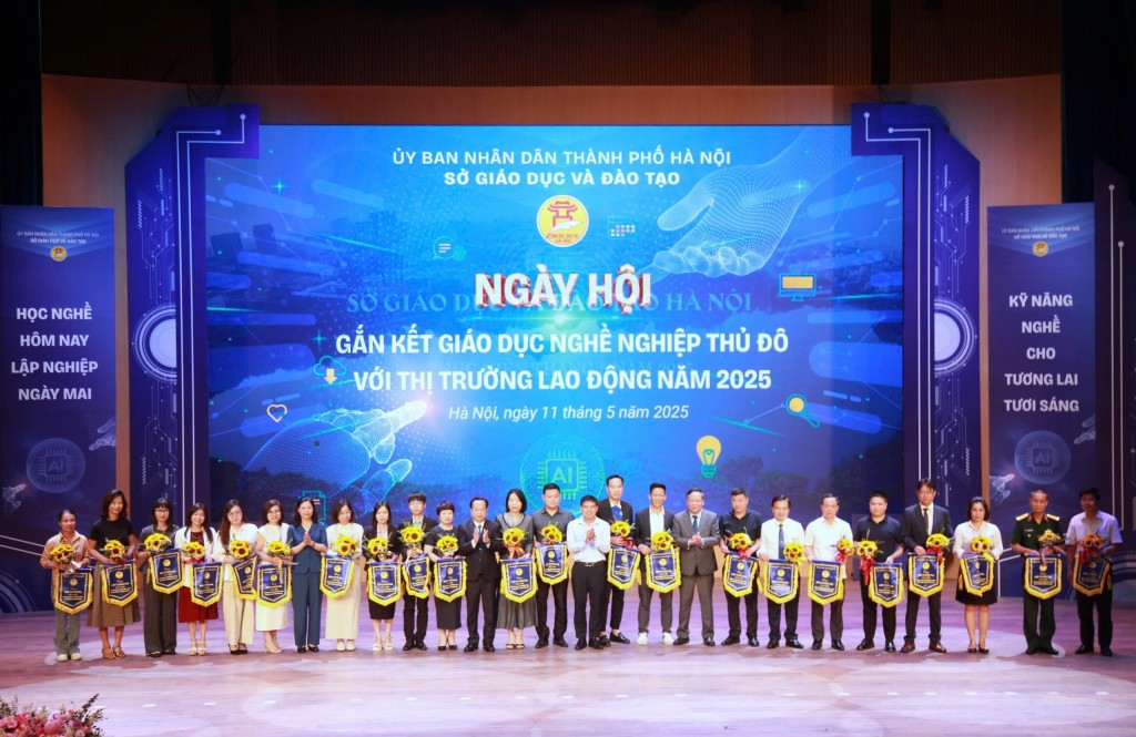 Cầu nối giáo dục nghề nghiệp Thủ đô với thị trường lao động