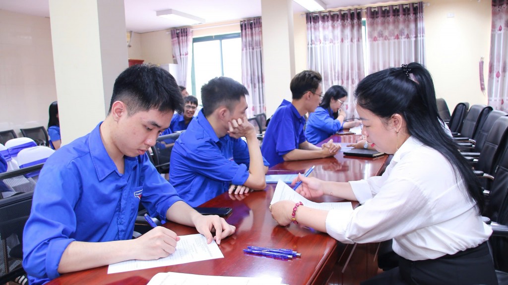 Chương trình nhằm giúp các bạn trẻ cập nhật các thông tin tuyển dụng, xu hướng nghề nghiệp và yêu cầu thực tế của thị trường lao động hiện nay