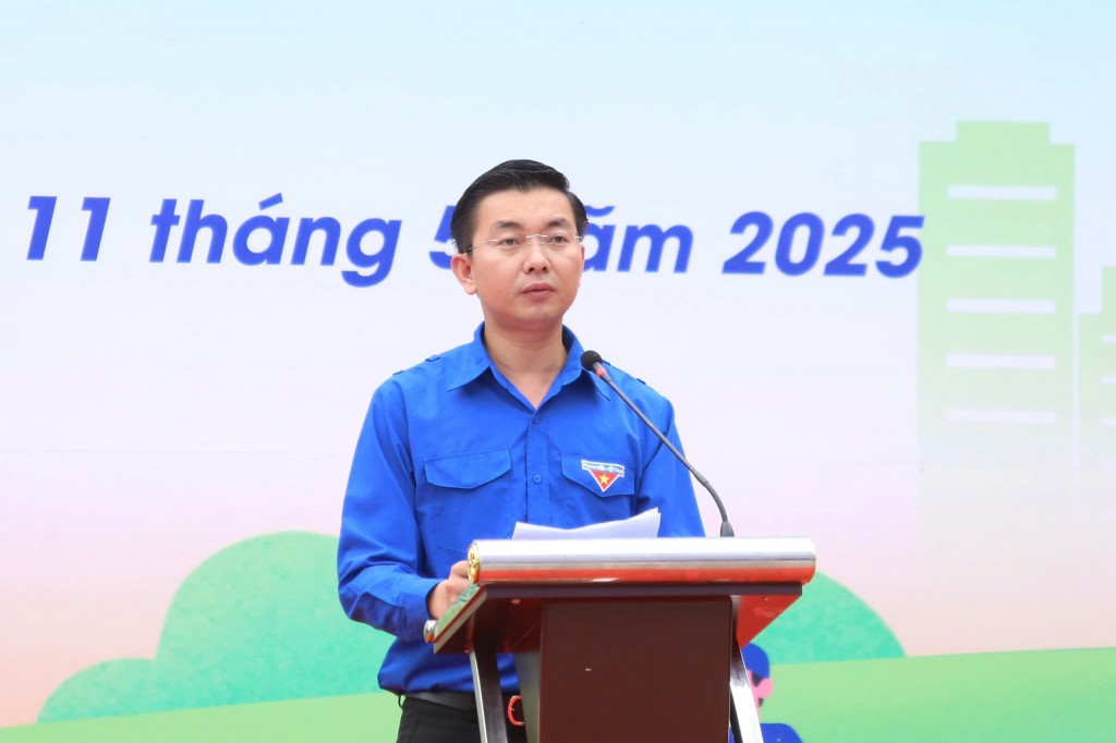 Anh Nguyễn Bá Duân, Phó Bí thư Thành Đoàn Đà Nẵng phát biểu tại ngày hội (Ảnh Đ.Minh)