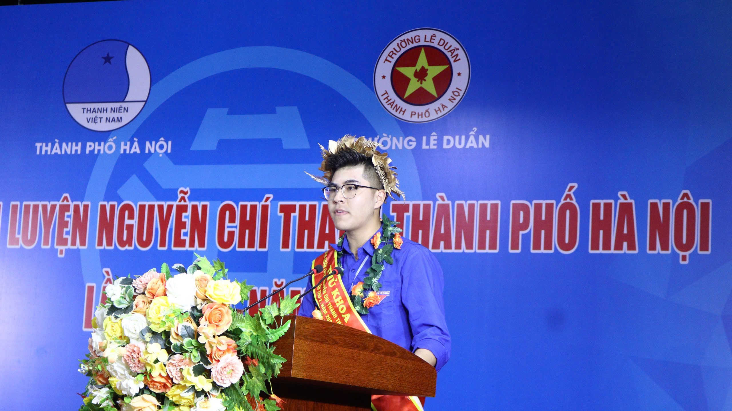 Bạn trẻ Chử Tuấn Ninh, cán bộ Huyện Đoàn Thanh Trì, đại diện cho các trại sinh Trại huấn luyện Nguyễn Chí Thanh lên thể hiện lời hứa quyết tâm. Bạn trẻ Chử Tuấn Ninh, cán bộ Huyện Đoàn Thanh Trì, đại diện cho các trại sinh Trại huấn luyện Nguyễn Chí Thanh lên thể hiện lời hứa quyết tâm.