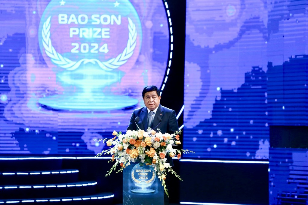 Theo Phó Thủ tướng Nguyễn Chí Dũng, đội ngũ doanh nhân và trí thức là những nhân tài đóng góp cho sự phồn vinh của đất nước - Ảnh: VGP/Thu Sa
