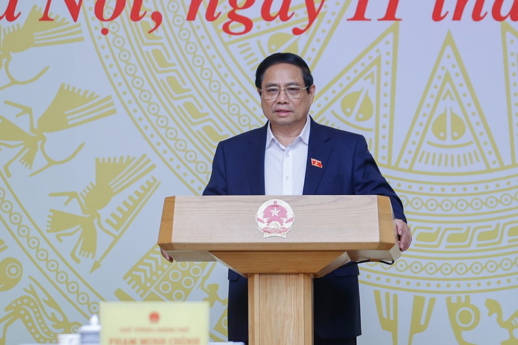 Thủ tướng nêu rõ, hoàn thành xoá nhà tạm, nhà dột nát trong năm 2025 là nhiệm vụ hết sức ý nghĩa nhưng cũng rất nặng nề nhưng hết sức vinh quang, là sứ mệnh, tình cảm của trái tim, lương tri, trách nhiệm với cộng đồng - Ảnh: VGP/Nhật Bắc