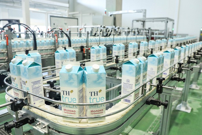 TH true MILK chính thức vận hành nhà máy sữa tươi tại Liên bang Nga- Ảnh 2. Ngay sau nghi thức nhấn nút khánh thành, các dây chuyền sản xuất của Nhà máy chế biến sữa tươi sạch TH tại Liên bang Nga chính thức vận hành