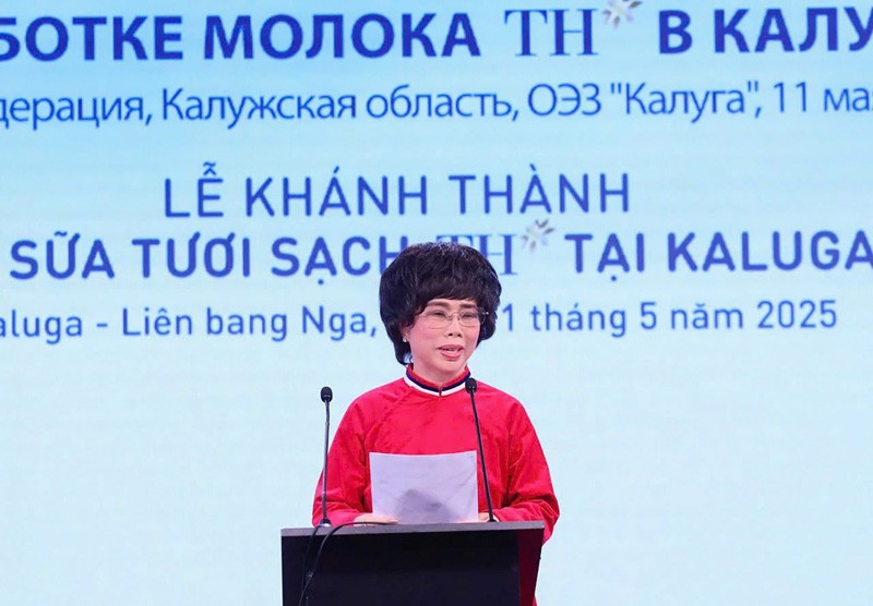 Nhà sáng lập Tập đoàn TH, Anh hùng lao động Thái Hương phát biểu tại Lễ khánh thành Nhà máy chế biến sữa tươi sạch TH (tại Moscow).