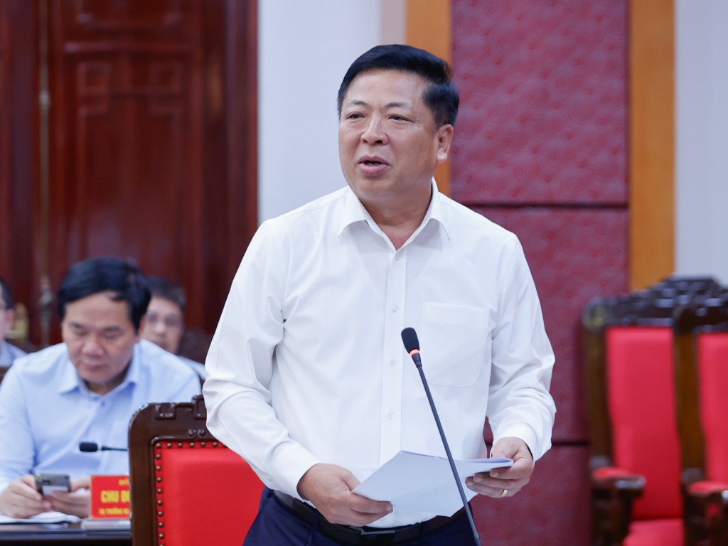 Bộ trưởng Bộ Xây dựng Trần Hồng Minh phát biểu tại cuộc họp - Ảnh: VGP/Nhật Bắc