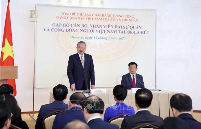 Tổng Bí thư Tô Lâm gặp gỡ cộng đồng người Việt Nam tại Belarus