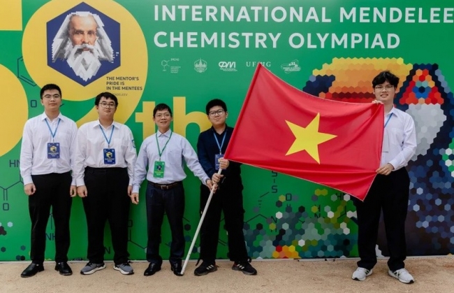 4 học sinh Việt Nam đoạt huy chương Olympic Hóa học Quốc tế Mendeleev