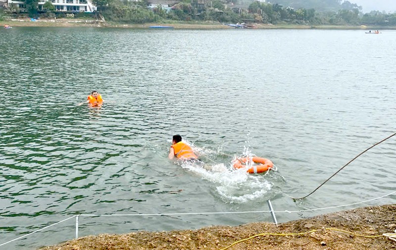 Huấn luyện tổ chức cứu người bị đuối nước