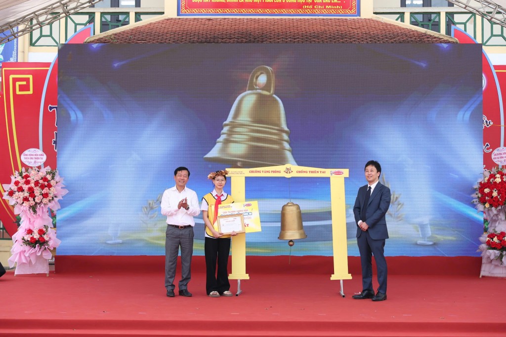 Cùng em phòng chống thiên tai - kiến tạo tương lai bền vững Cùng em phòng chống thiên tai - kiến tạo tương lai bền vững