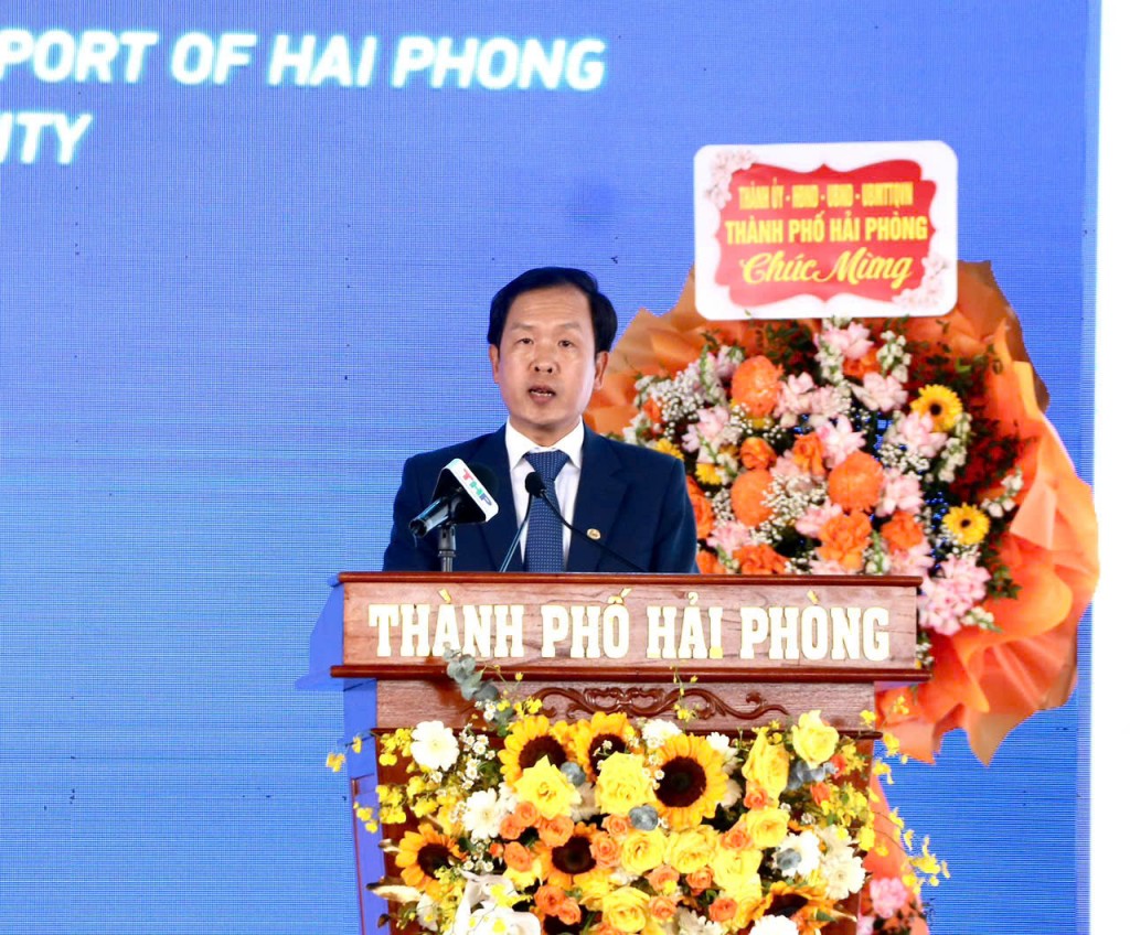 Ông Phạm Hồng Minh, Chủ tịch Hội đồng quản trị Cảng Hải Phòng phát biểu tại buổi lễ