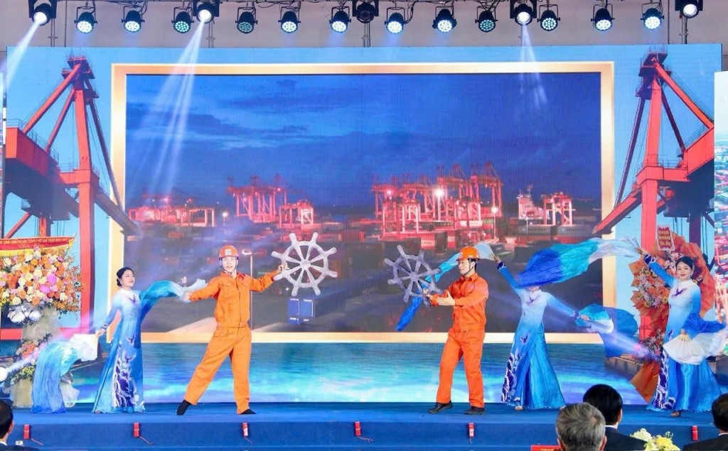 Tiết mục văn nghệ tại chương trình