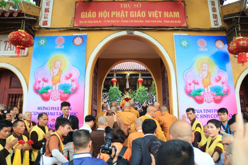 Nhân dân Thủ đô hoan hỉ cung nghinh xá lợi Phật