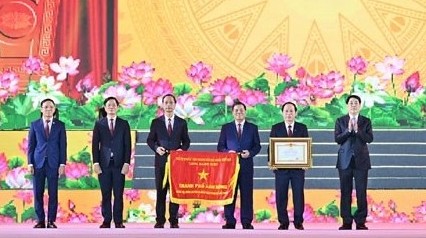 Hải Phòng đón nhận danh hiệu "Thành phố Anh hùng"