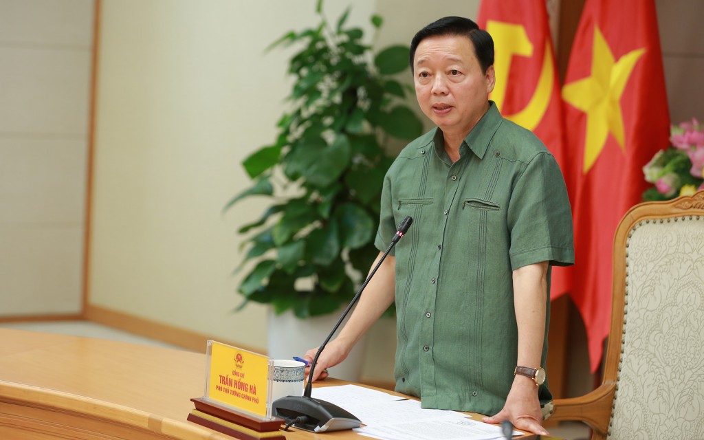Phó Thủ tướng Trần Hồng Hà cho rằng cần chú trọng đến vai trò cộng đồng, giữ dân mới giữ được rừng, người dân phải có sinh kế, cuộc sống ổn định từ chính sách nuôi, trồng phát triển, thu hoạch cây dược liệu - Ảnh: VGP/Minh Khôi