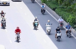 Hà Nội ngày nắng, chiều tối và đêm có mưa rào và dông rải rác