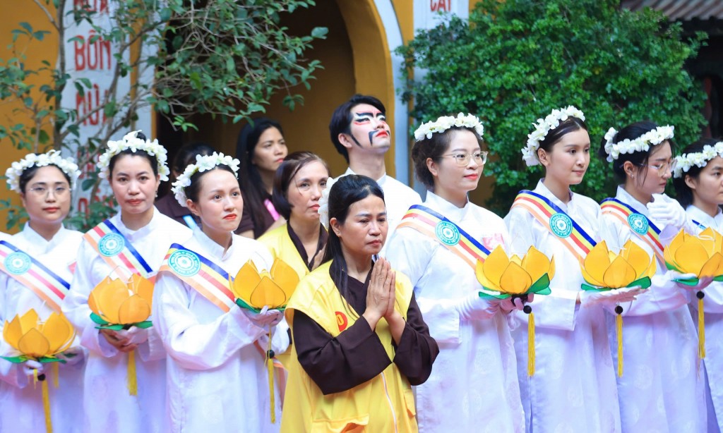 Mọi người lưu ý mang ít đồ cá nhân và mặc trang phục phù hợp Mọi người lưu ý mang ít đồ cá nhân và mặc trang phục phù hợp