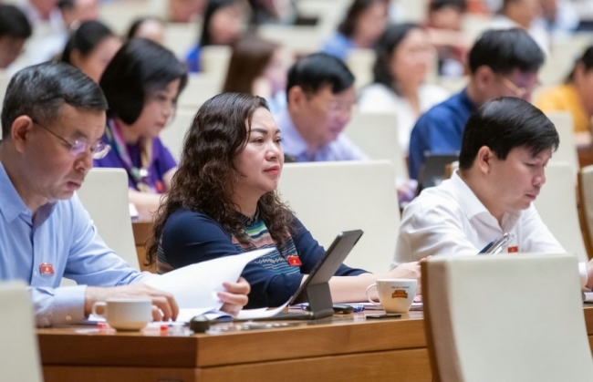 Cán bộ cấp xã có đủ sức sát dân, gần dân khi bỏ huyện?