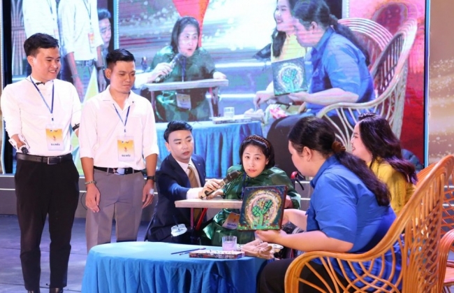 Quay video, làm podcast lan tỏa nghị lực Việt từ những điều giản dị