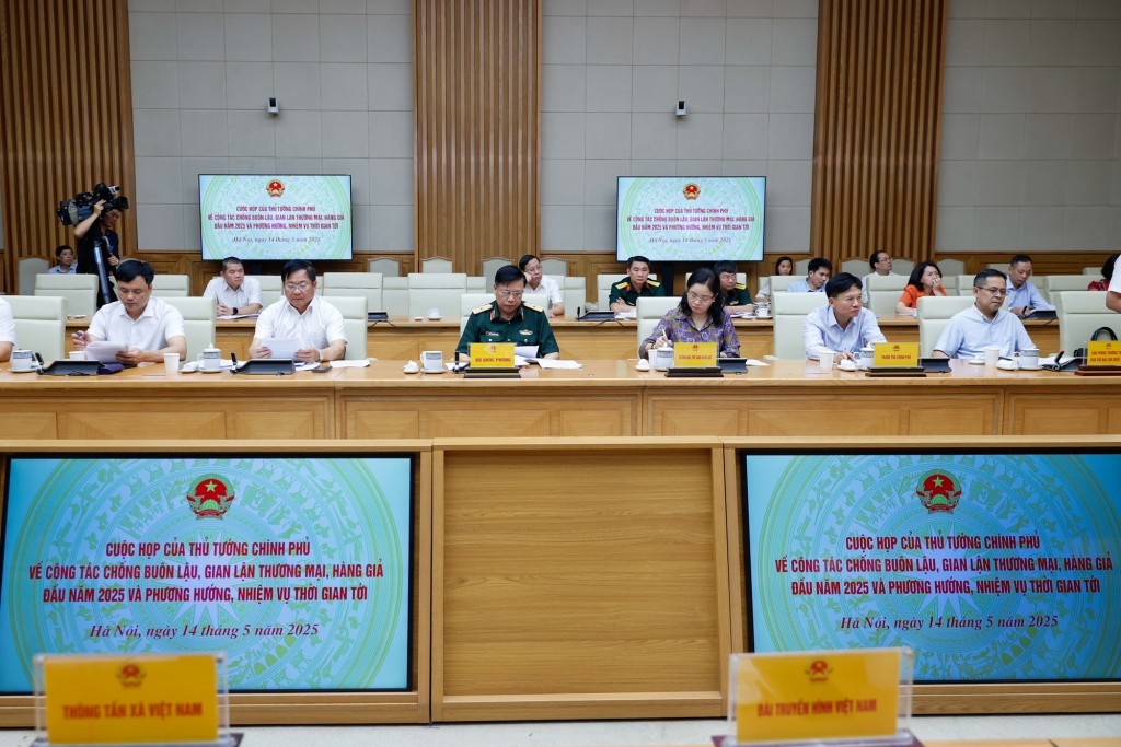 Lãnh đạo các bộ, ngành, cơ quan Trung ương; thành viên Ban Chỉ đạo 389 Quốc gia tham dự buổi làm việc - Ảnh: VGP/Nhật Bắc