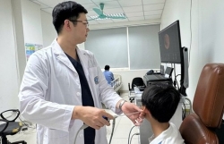 Cảnh giác ký sinh trùng chui vào mũi, tai khi tắm sông suối