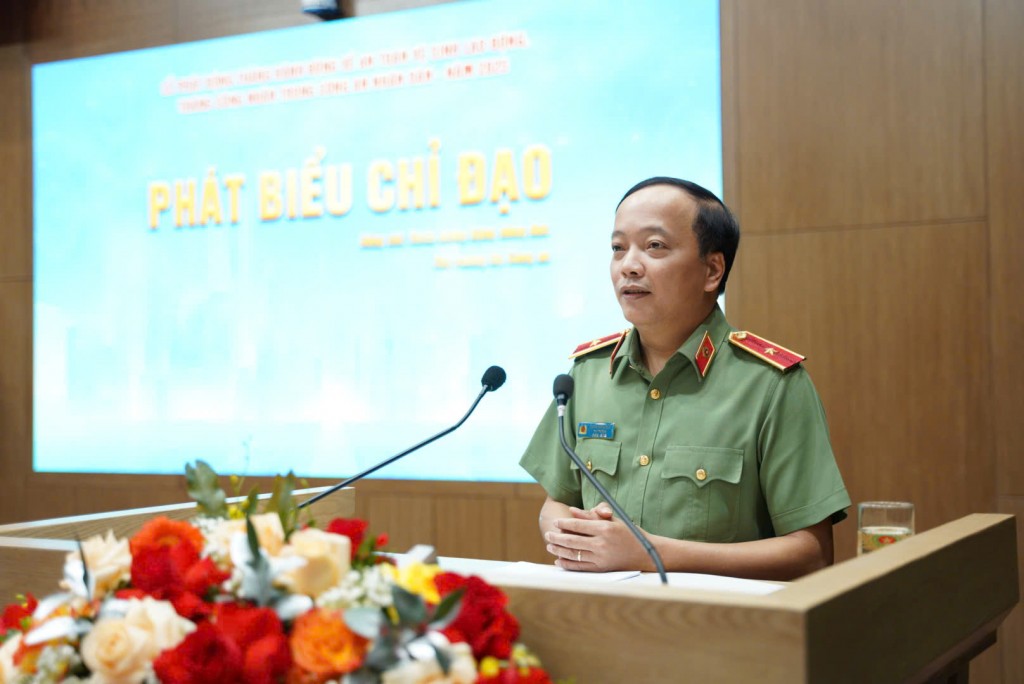 Thiếu tướng Đặng Hồng Đức, Thứ trưởng Bộ Công an chủ trì buổi lễ
