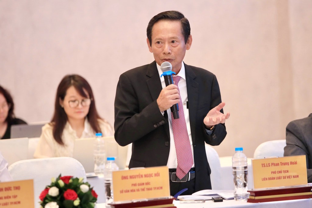 TS-LS Phan Trung Hoài, Phó Chủ tịch Liên đoàn Luật sư Việt Nam chia sẻ tại hội thảo (ảnh PLO)