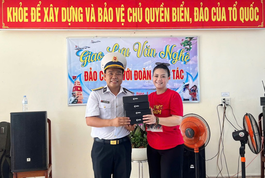 Cầu nối yêu thương từ đất liền đến đảo xa