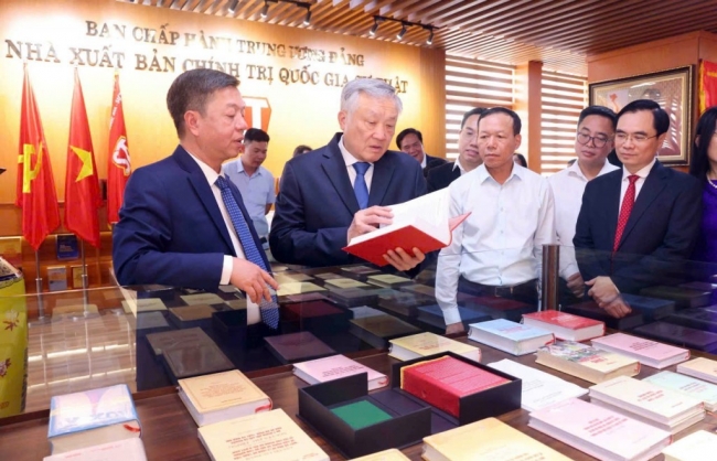 Nhà xuất bản Chính trị quốc gia Sự thật cần chú trọng tăng tính hấp dẫn đối với mỗi sản phẩm xuất bản