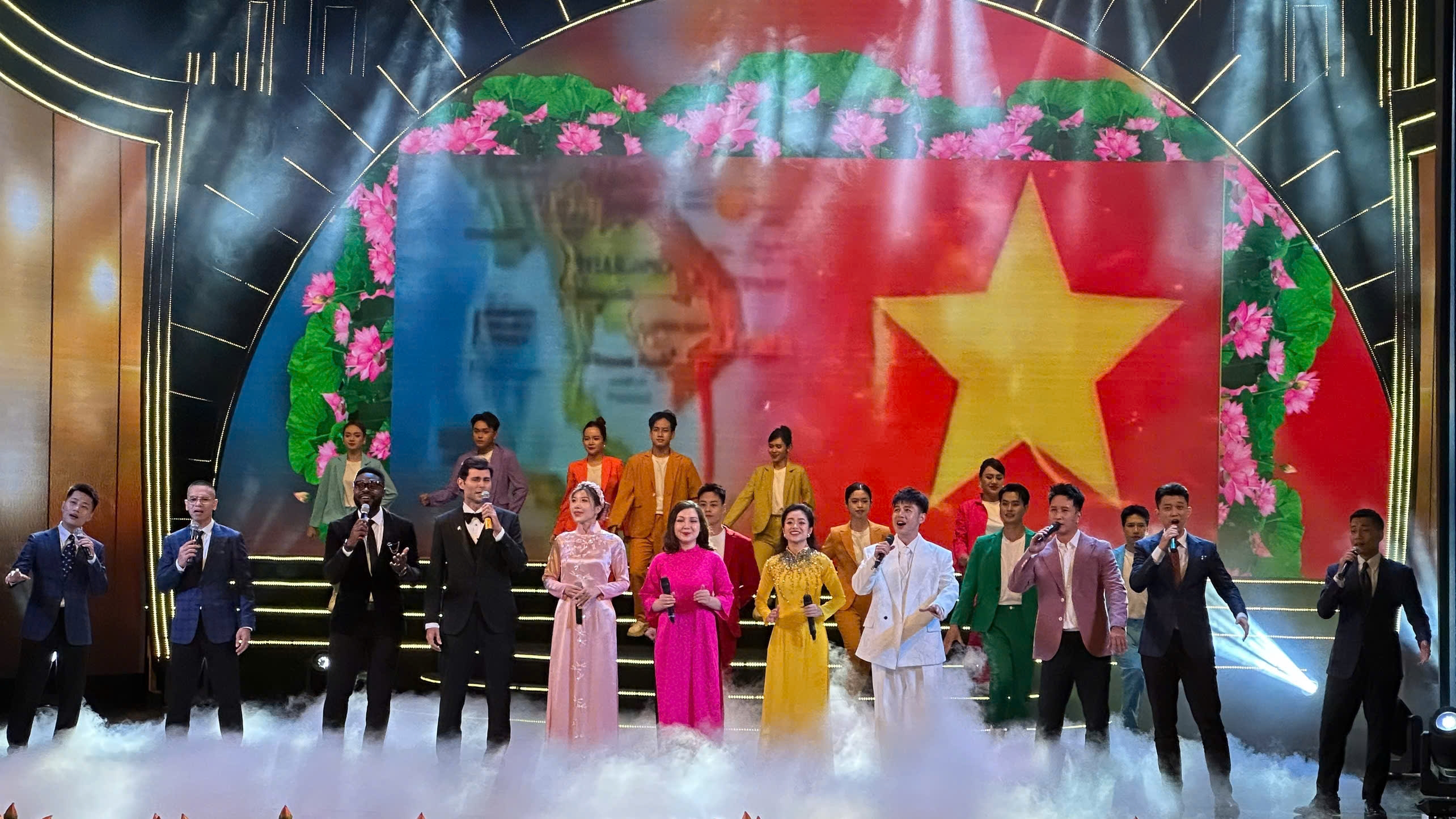 Xúc động những lời ca dâng Bác