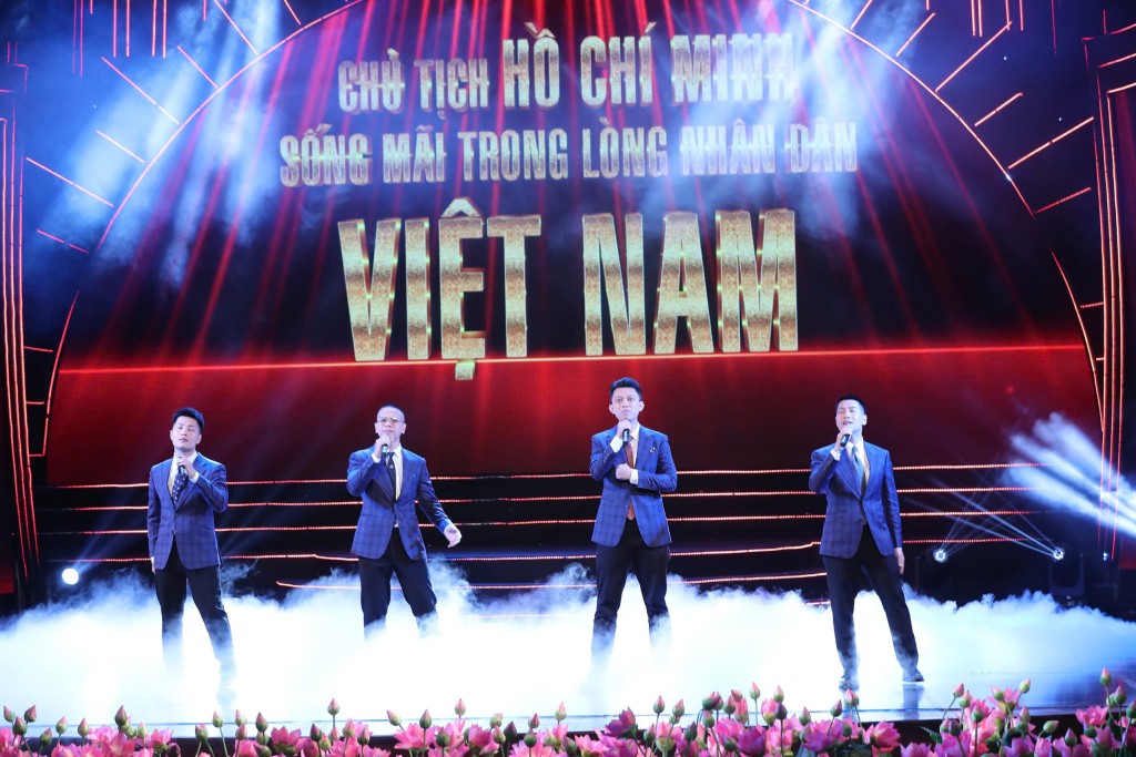 Nghệ thuật khắc họa sự nghiệp cách mạng cao cả của Bác Hồ