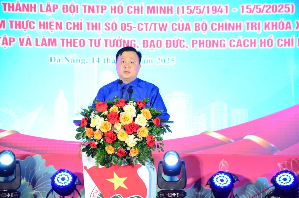 Anh Lê Công Hùng, Bí thư Thành đoàn Đà Nẵng phát biểu tại buổi lễ (Ảnh Đ.Minh)