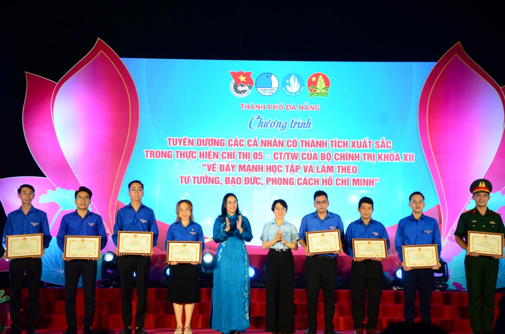 Đây là những đại diện tiêu biểu trên nhiều lĩnh vực từ học tập, nghiên cứu khoa học, sáng tạo, lao động sản xuất, khởi nghiệp đến quốc phòng, an ninh…(Ảnh Đ.Minh)