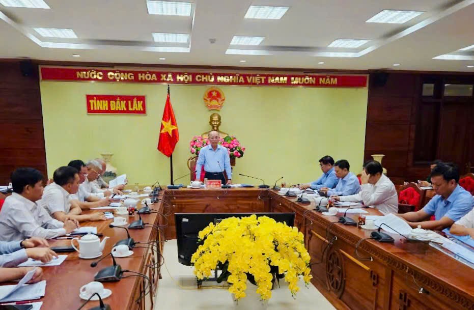Phó Chủ tịch UBND tỉnh Trương Công Thái chủ trì cuộc họp chuyên đề về xây dựng cơ bản tháng 4/2025 (Ảnh: CTV)