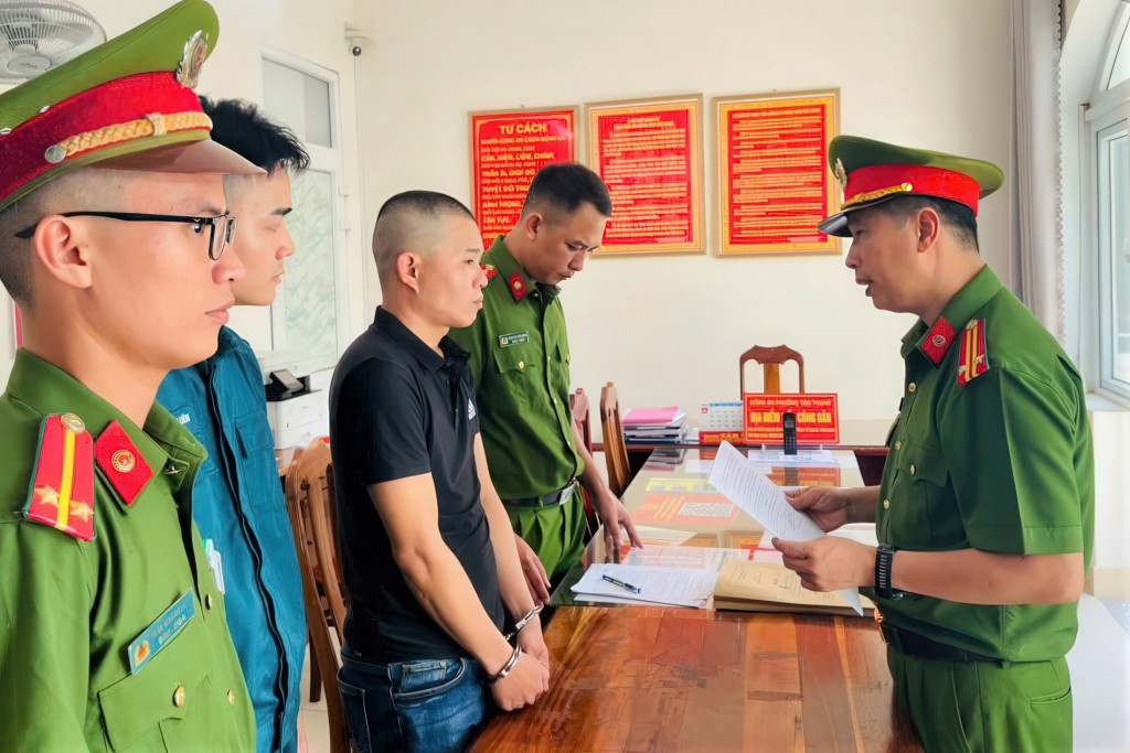 Đối tượng Nguyễn Quốc Đạt tại cơ quan Công an (Ảnh: Công an Quảng Nam)