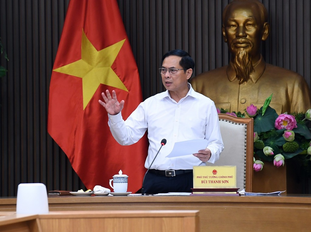 Phó Thủ tướng Bùi Thanh Sơn nêu rõ, các bộ, cơ quan và địa phương thuộc Tổ công tác cần tập trung các giải pháp thúc đẩy tiến độ giải ngân trong thời gian tới nhằm đặt mục tiêu giải ngân tối thiểu 95% vốn đầu tư công năm 2025 - Ảnh:VGP/Hải Minh