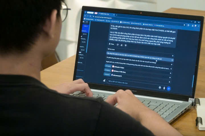 AI “tiếp sức” sỹ tử mùa thi