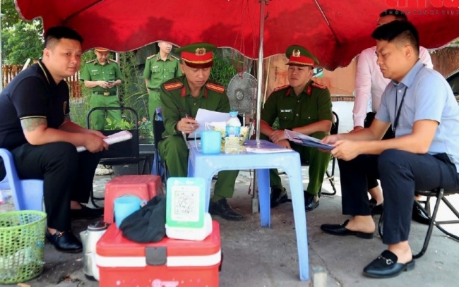 Xử lý nghiêm tình trạng lấn chiếm lòng đường, trông giữ xe trái phép