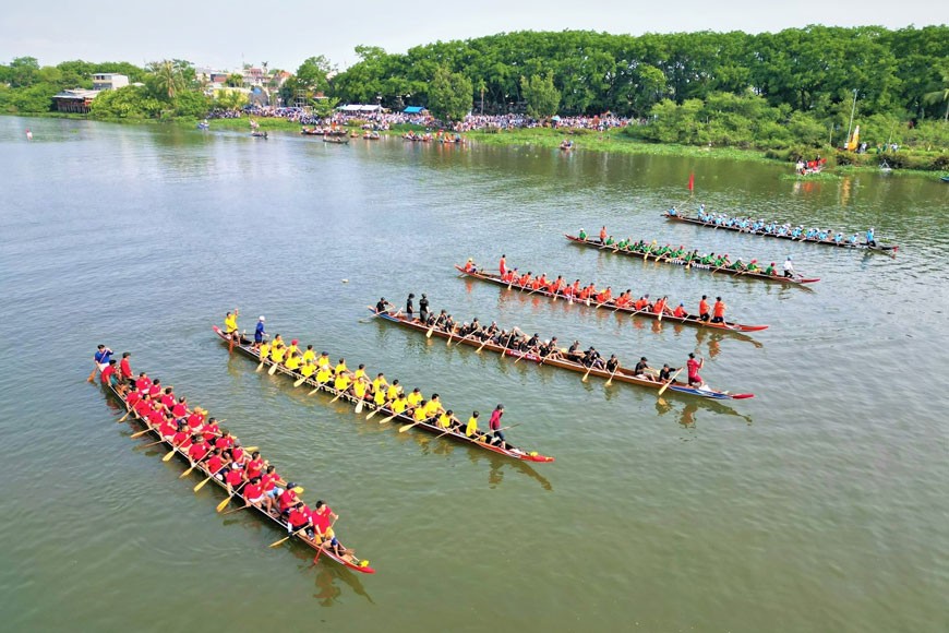 21 thuyền đua nam, nữ từ khắp các địa phương trong tỉnh Quảng Nam sẽ cùng nhau tranh tài tại giải đua thuyền truyền thống lần thứ XXVIII - Cúp Kingtek năm 2025. (Ảnh: minh hoạ)
