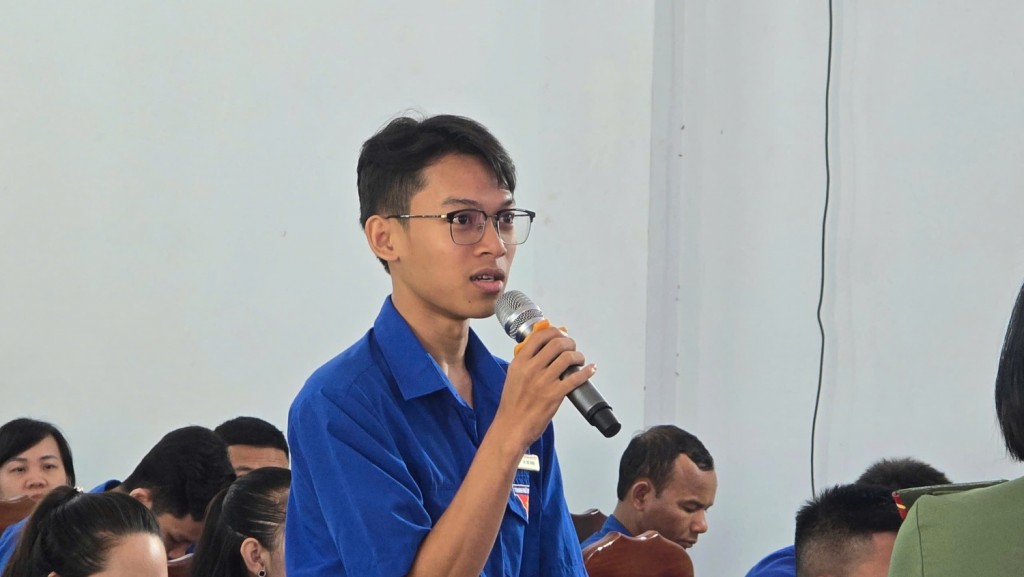 Tại buổi tọa đàm, các bạn trẻ Phú Yên bày tỏ khát vọng, lẽ sống cao đẹp và tinh thần trách nhiệm phát huy giá trị truyền thống dân tộc.