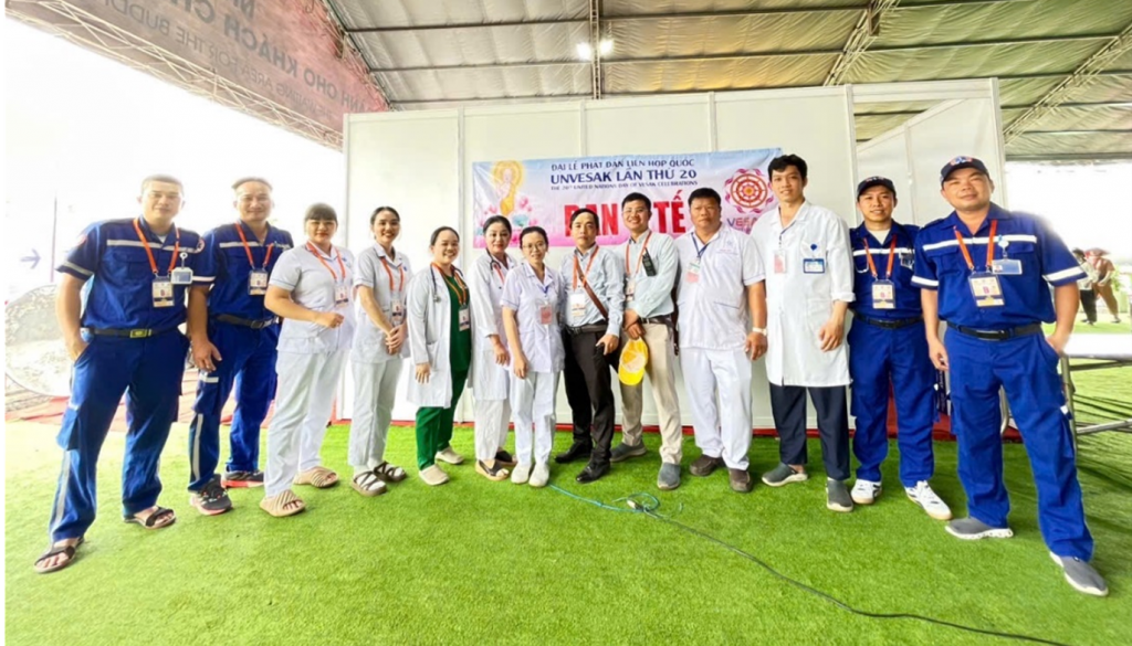 Các y bác sĩ đã nỗ lực, trách nhiệm hoàn thành nhiệm vụ, không để xảy ra sự cố y tế nghiêm trọng Các y bác sĩ đã nỗ lực, trách nhiệm hoàn thành nhiệm vụ, không để xảy ra sự cố y tế nghiêm trọng