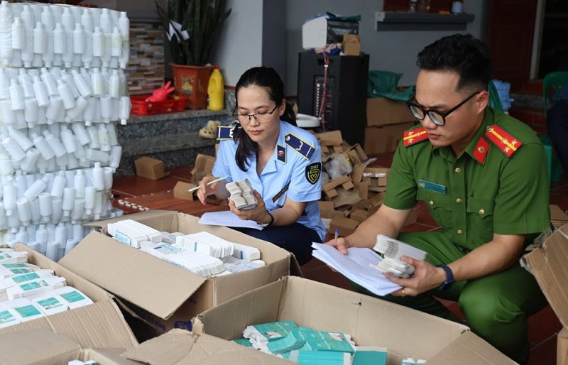 Xử lý nghiêm các đơn vị liên quan đến sản xuất hàng giả