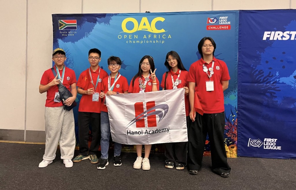Học sinh Hanoi Academy tỏa sáng tại đấu trường Robotics Quốc tế