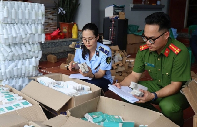 Xử lý nghiêm các đơn vị liên quan đến sản xuất hàng giả