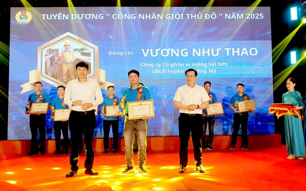 Biểu dương 100 
