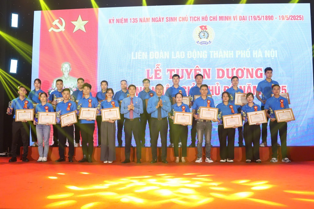Biểu dương 100 