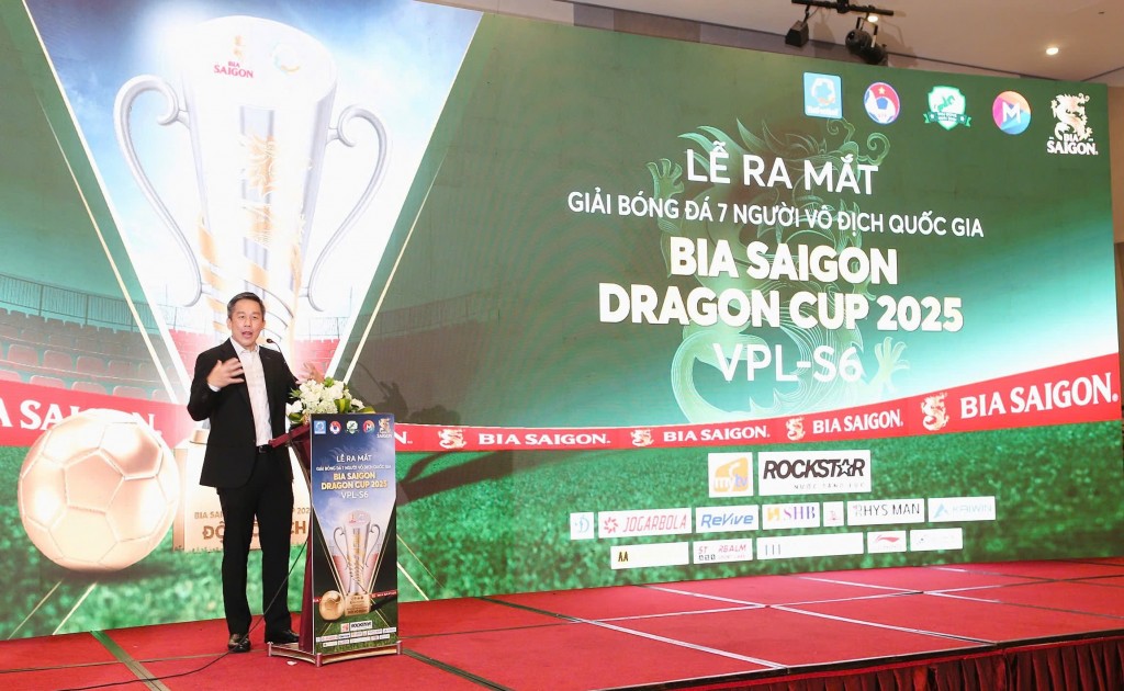 Ông Lester Tan - Tổng giám đốc SABECO- chia sẻ tại Lễ ra mắt Giải bóng đá 7 người vô địch quốc gia Bia Saigon Dragon Cup VPL-S6 tại Hà Nội vào sáng ngày 15.5